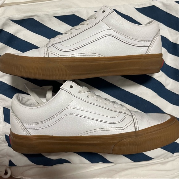 VANS Old Skool White Leather Gumsole (Unisex) - Picture 3 of 9